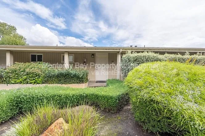 Building Photo - 154 Hacienda Pl