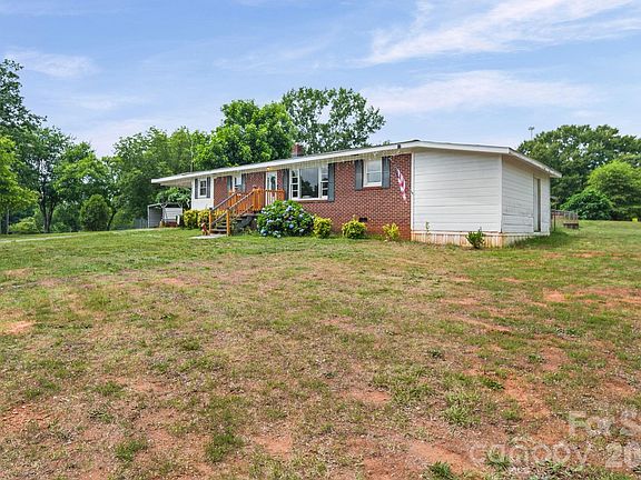 2nd image of 420 Bear Creek Rd