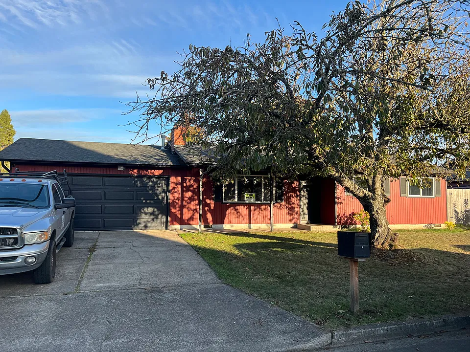 2445 Dumas Dr