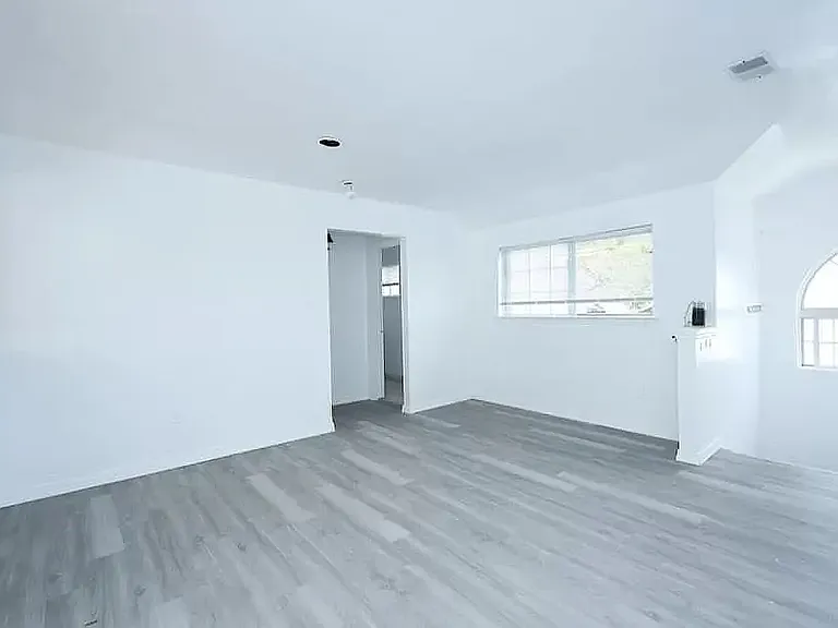 1312 Richmond Ave — Photo 7