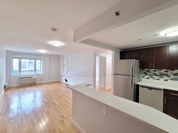 3rd image of 2625 28th St APT Ba