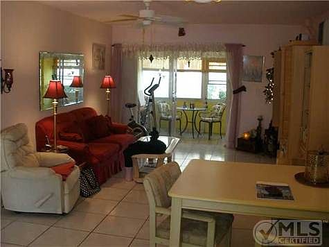 4th image of 2671 Emory Dr E APT B