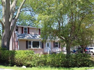 35923 Portage Dr, Eastlake, OH 44095