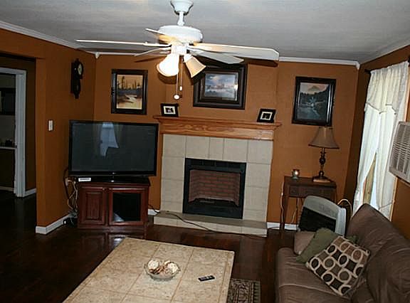 4th image of 404 McDuff Ave