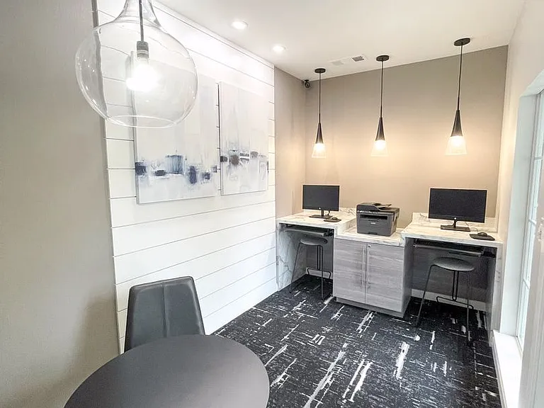 12th & James Luxury Apartments — Photo 4