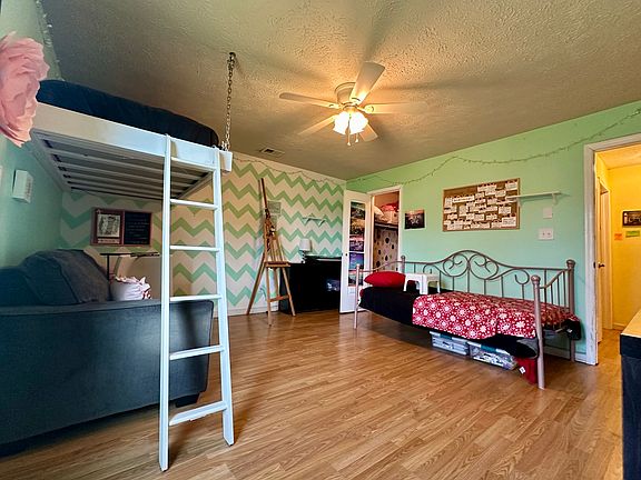 3rd image of 7524 Dornock Dr