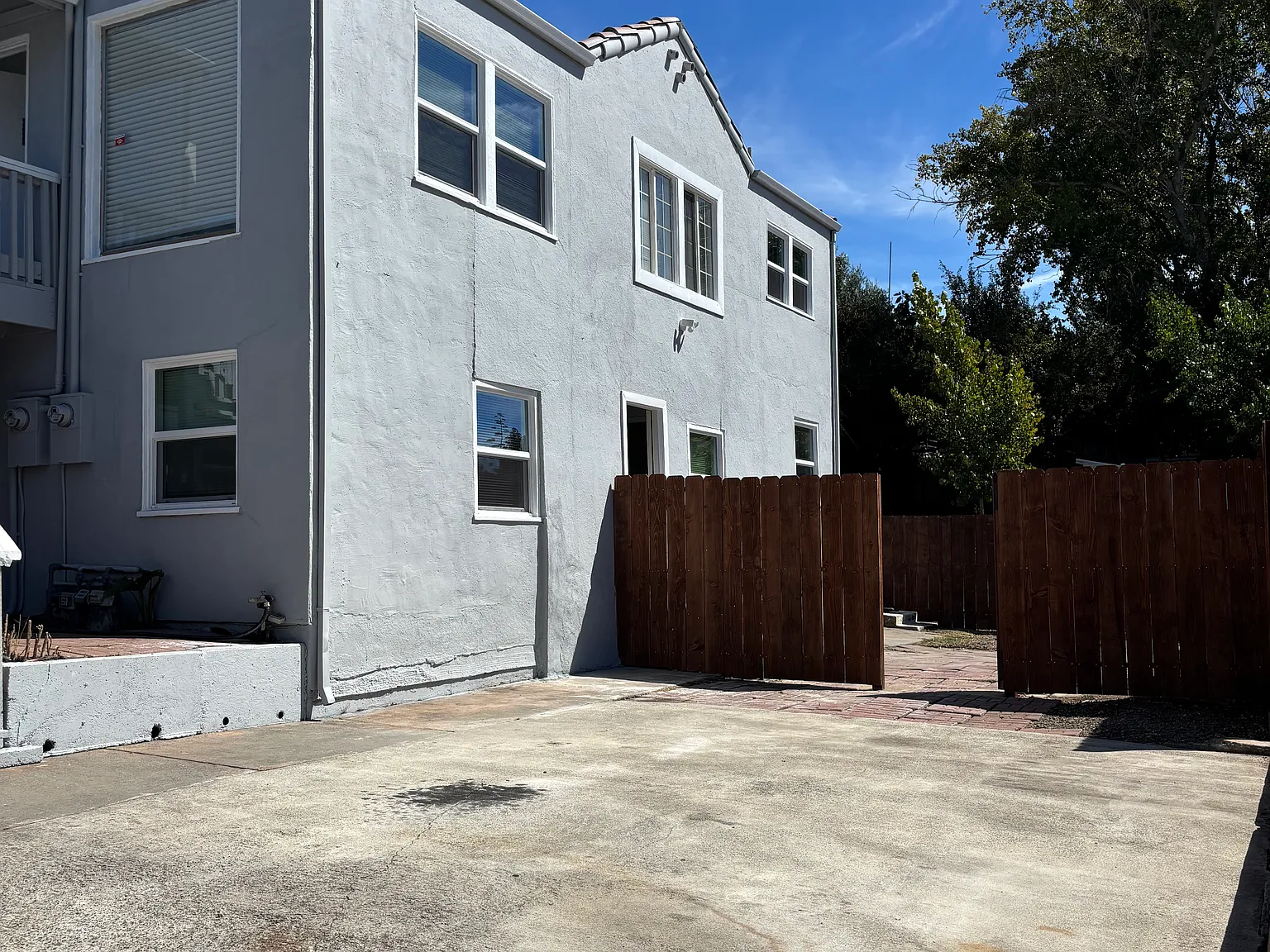 2 bed, 850 sqft, $2,250 — Photo 2