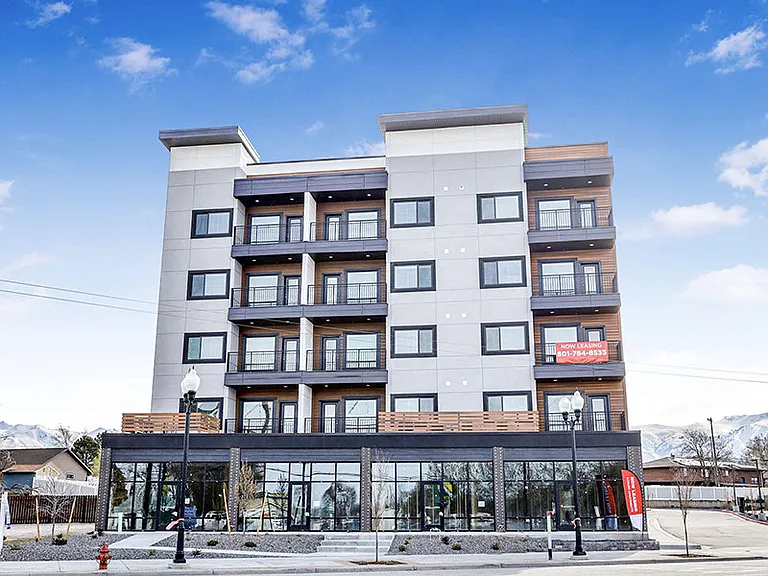 Hillside Apartments — Photo 14