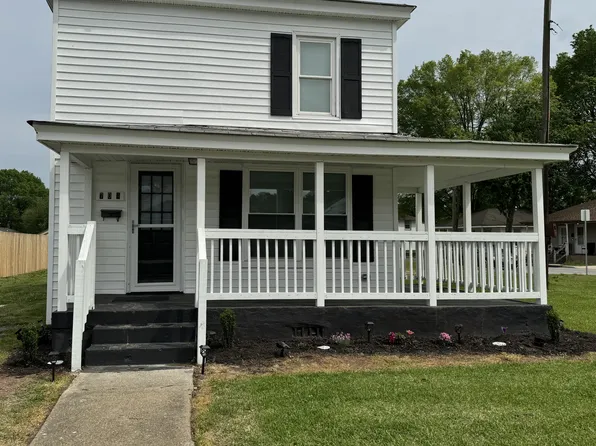 704 Spruce St, Suffolk, VA 23434