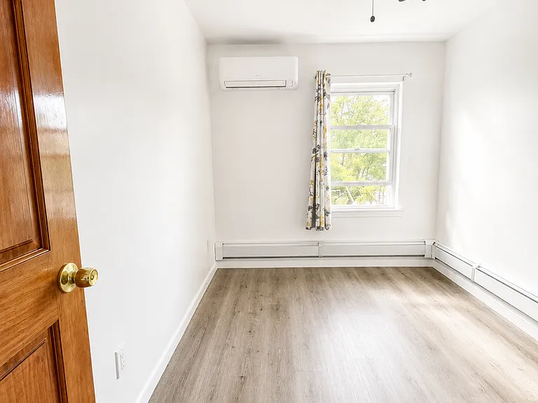36 Butler Pl #UPPER FLOOR 2ND — Photo 10
