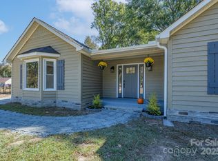 1417 Red Oaks Dr, Rock Hill, SC 29730