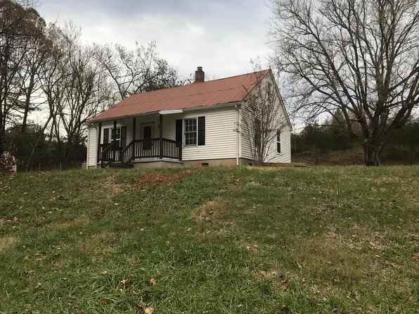 135 White Oak Rd, Boones Mill, VA 24065