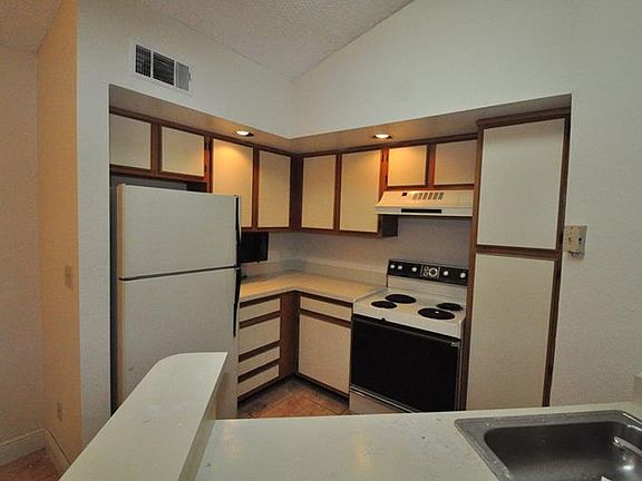 2nd image of 4536 Commander Dr APT 1533