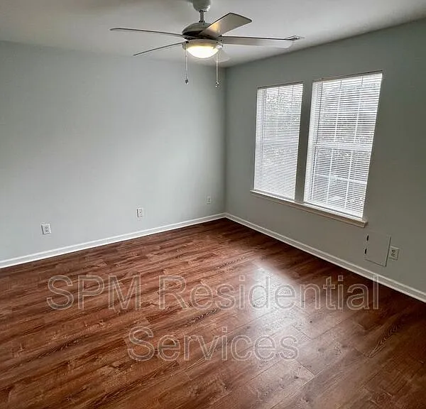 5061 Peachtree Ave — Photo 3