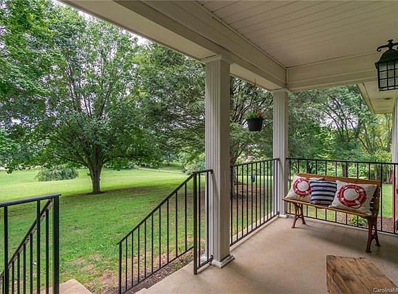 4th image of 2145 Jenkins Valley Rd