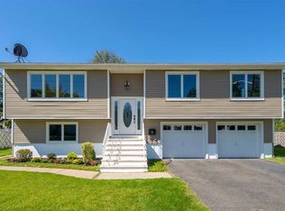 15 Robby Rd, Little Ferry, NJ 07643
