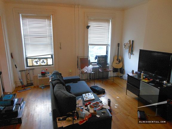 5th image of 245 Saint James Pl #3