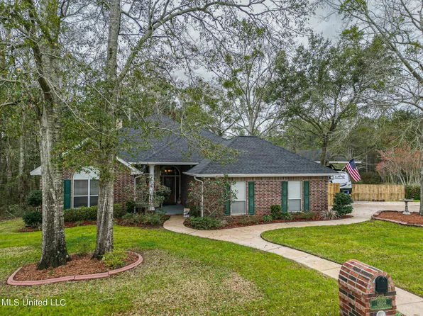 13002 Riverwalk Cir, Diberville, MS 39540