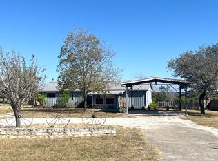 297 Derrek Rd S, Kerrville, TX 78028