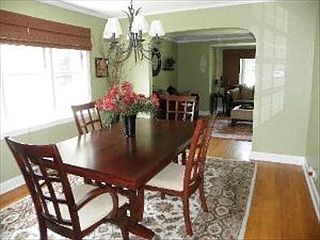 4th image of 10115 S Artesian Ave