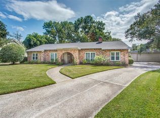 4018 Rolling Green Dr, Taylor Lake Village, TX 77586