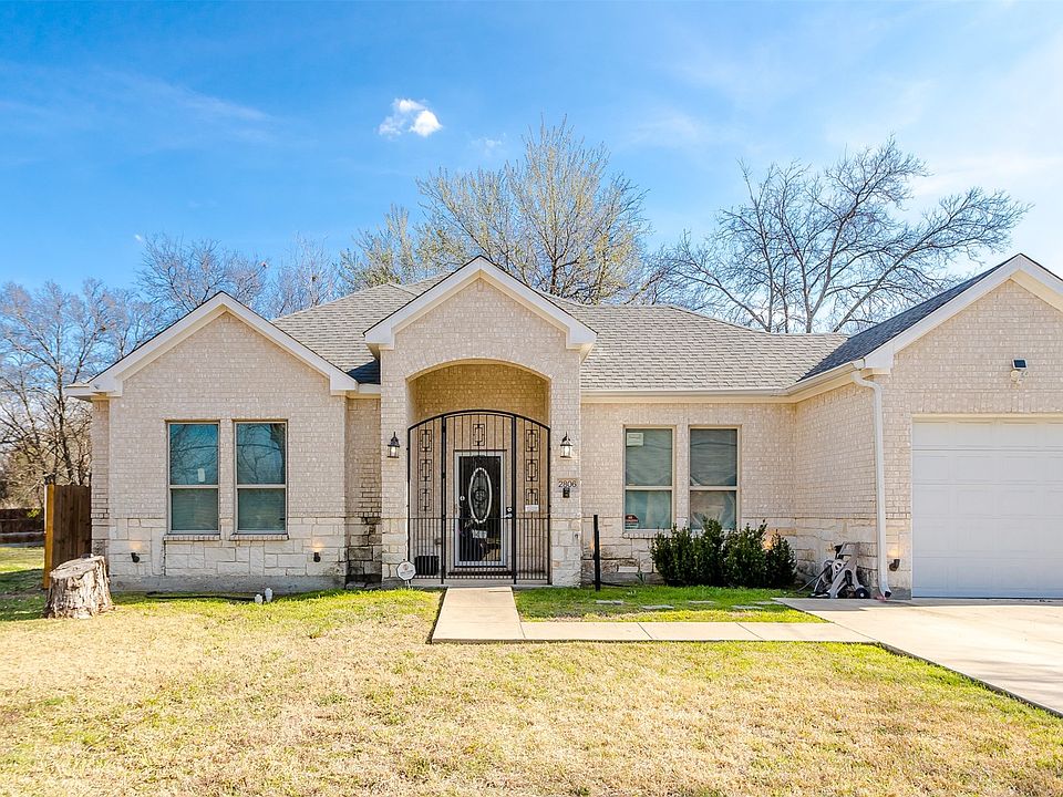 1st image of 2806 Seaton Dr