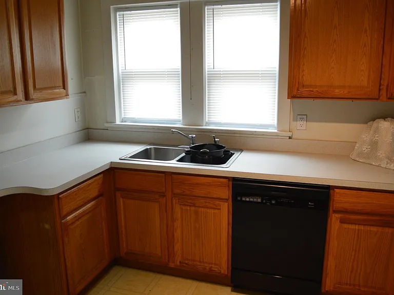 121 Broad St — Photo 7