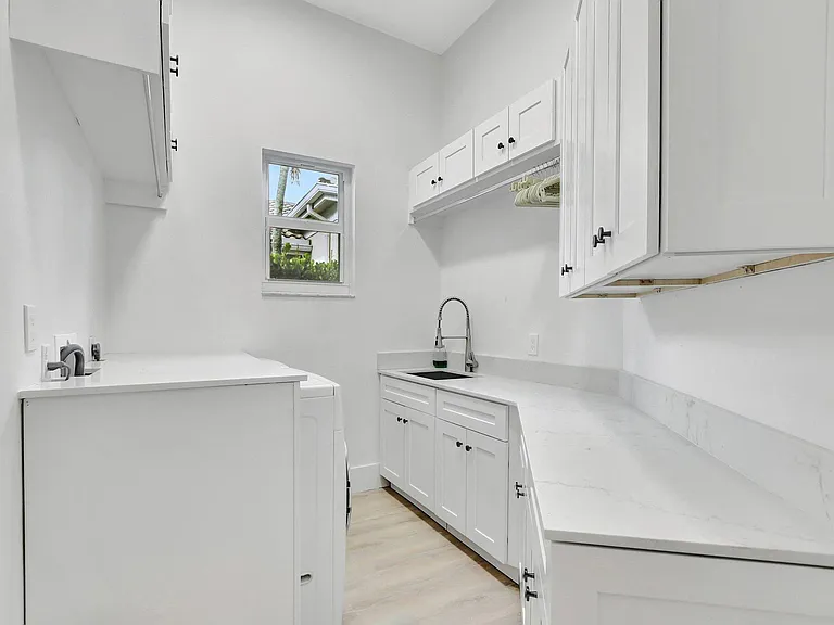 6609 NW 24th Ave — Photo 28