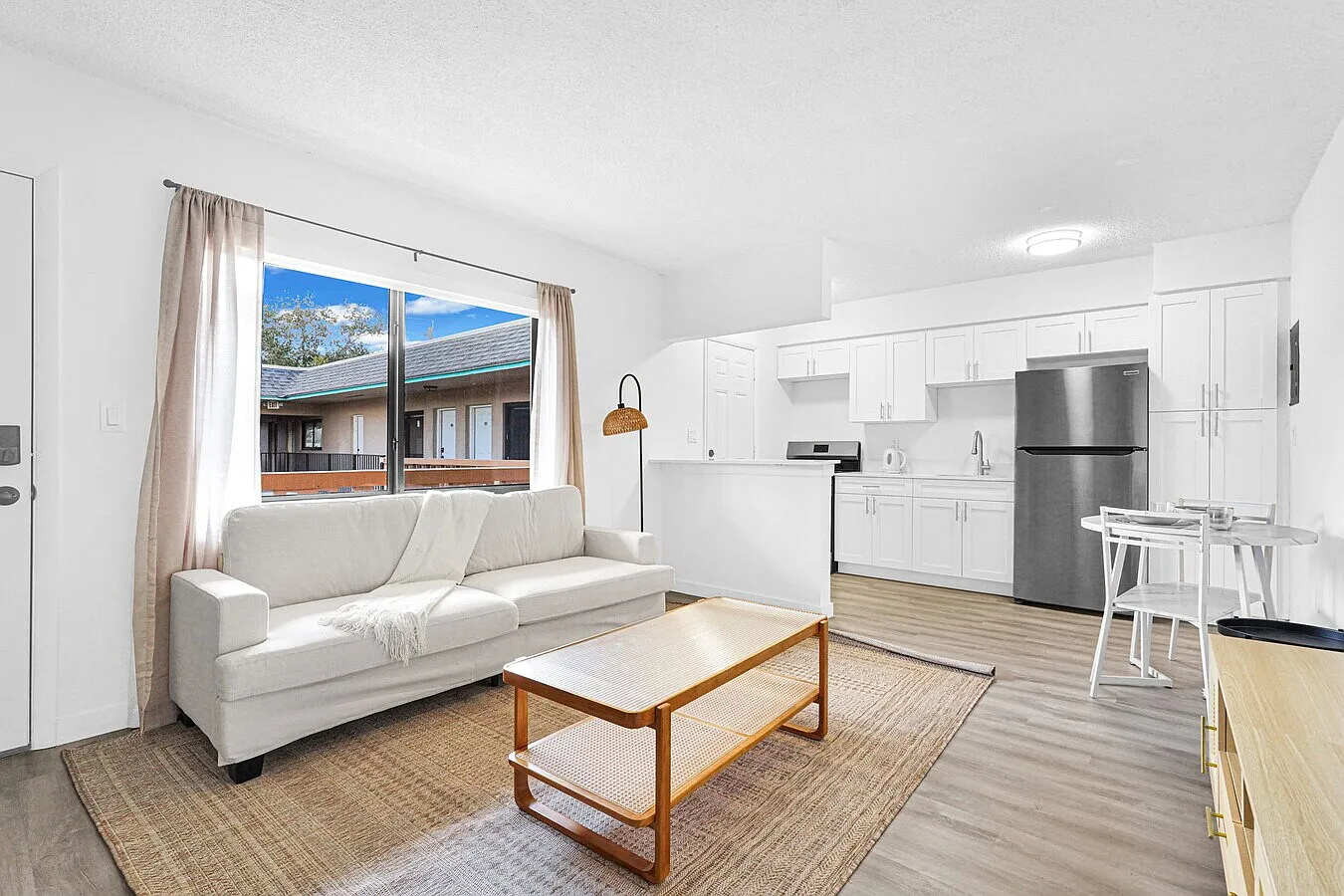 The Edgewater Apartments — Photo 2