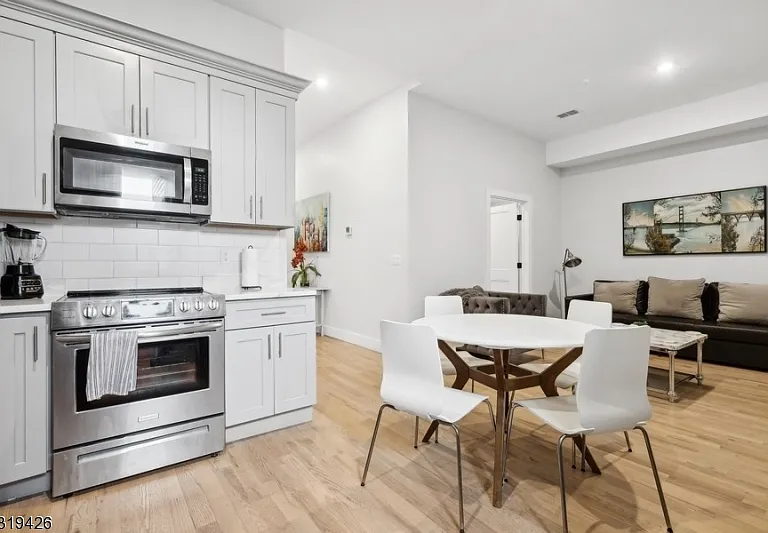 104 Fleming Ave #201 — Photo 21