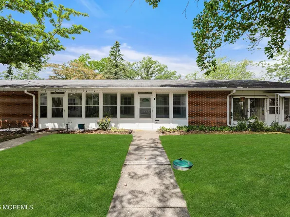 102 Edinburgh Lane #E, Lakewood, NJ 08701