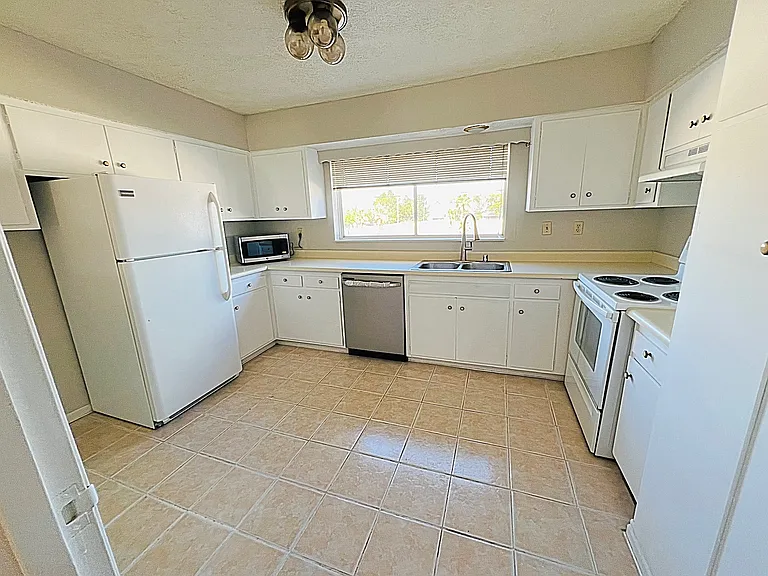 356 E Desert Inn Rd #222 — Photo 5
