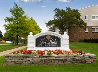 23856 Chipmunk Trl, Novi, MI 48375