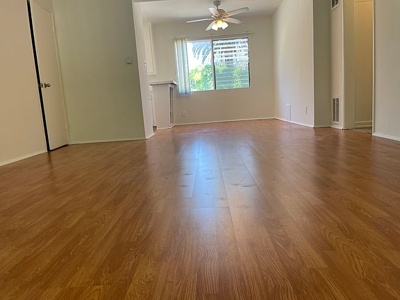 3rd image of 630 San Vicente Blvd APT E