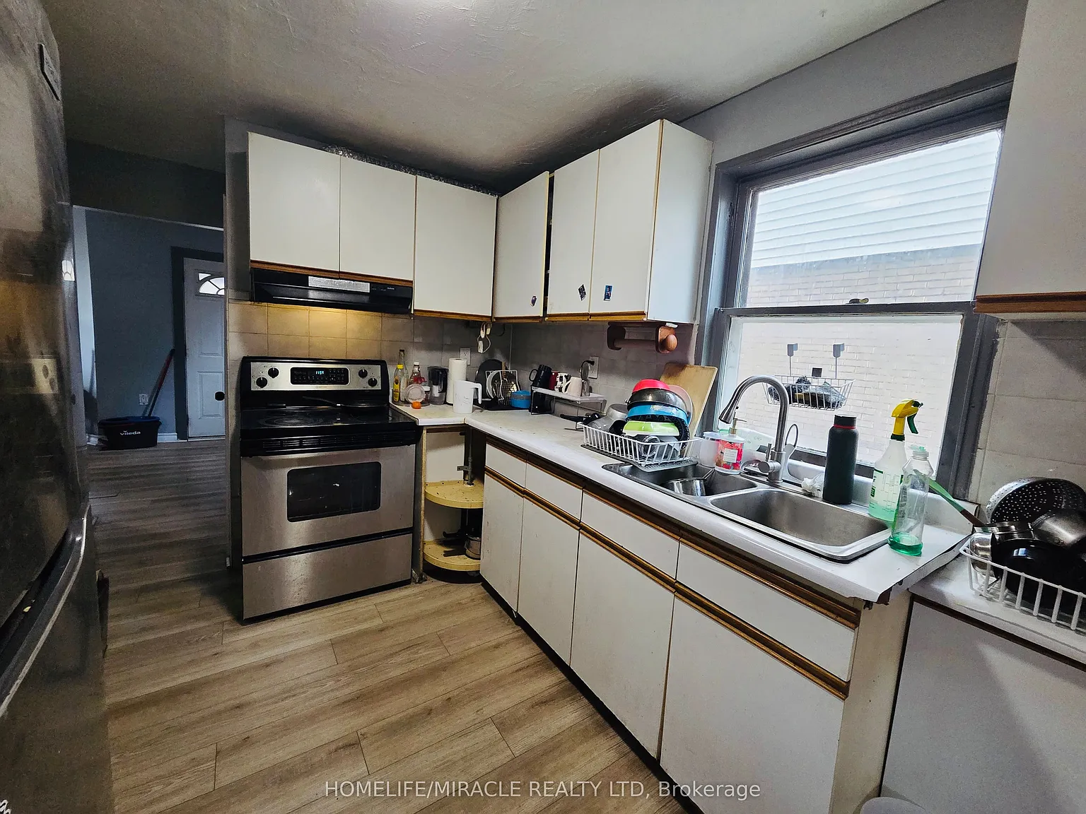 5 bed, $2,100 — Photo 2
