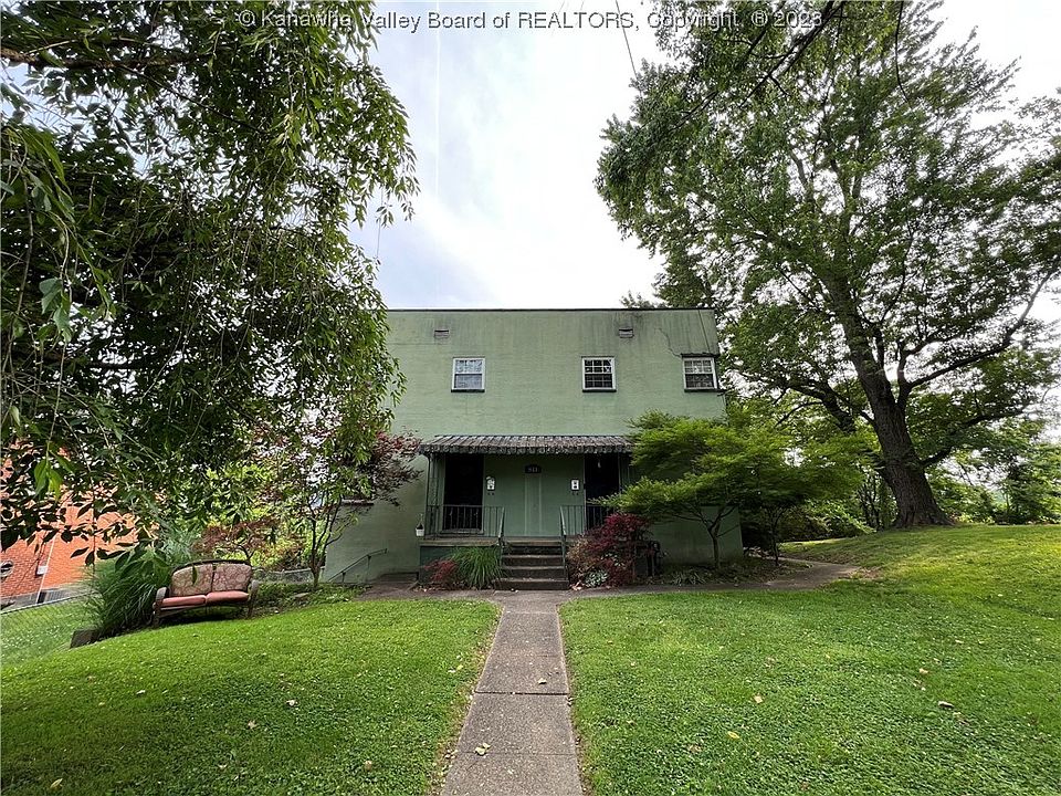 1st image of 811 Edgewood Ct