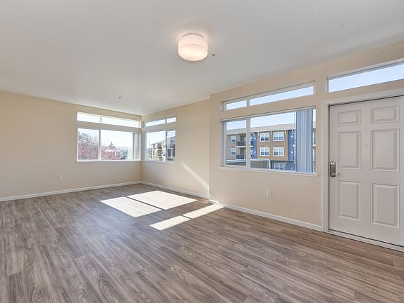 5th image of 134 Greenbriar Cir