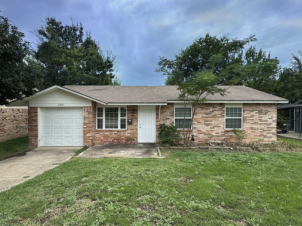 1st image of 1304 Curtis Dr