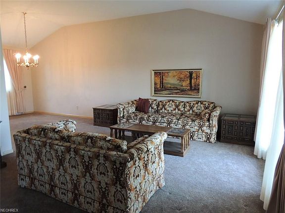 4th image of 21308 Ellen Dr