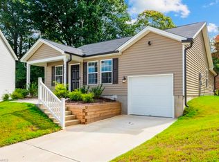 2412 Kings Crossing Ct, Winston Salem, NC 27127