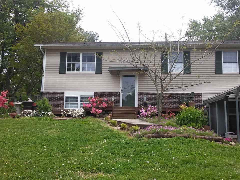 1st image of 903 Loretta Ct