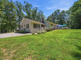1 Rockforest Dr, Hooksett, NH 03106