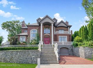 34 Claire Ct, Staten Island, NY 10301