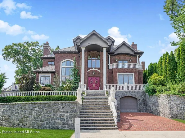 34 Claire Ct, Staten Island, NY 10301