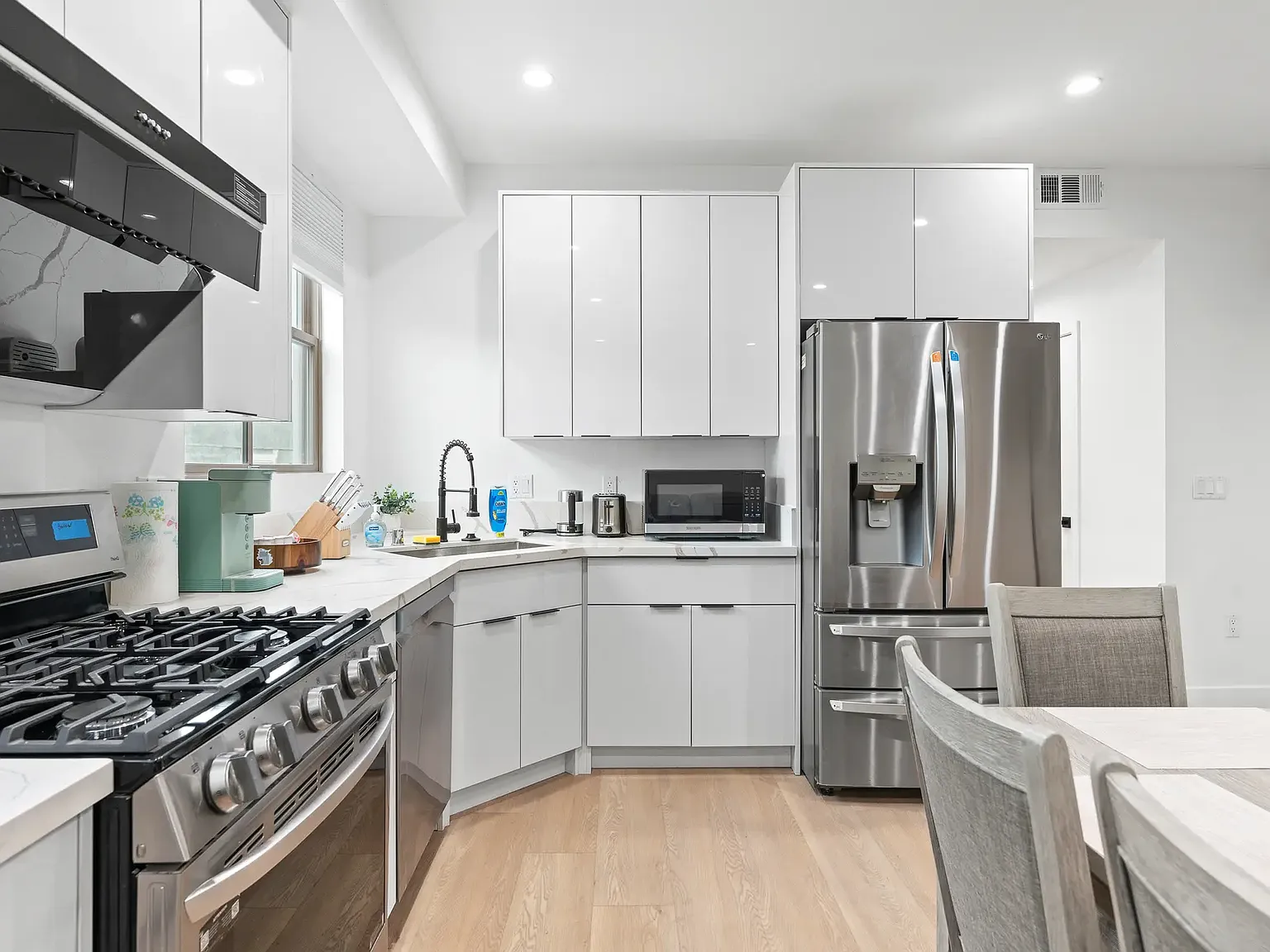 1270 Rolland Curtis Pl — Photo 3