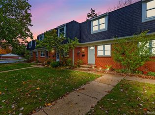 45311 Kensington St, Utica, MI 48317