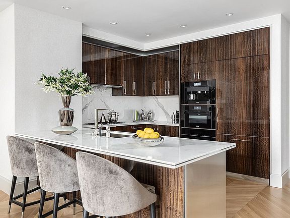 4th image of 217 W 57th St #33B