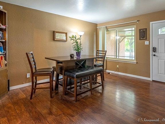 3rd image of 324 Tanglewood Dr