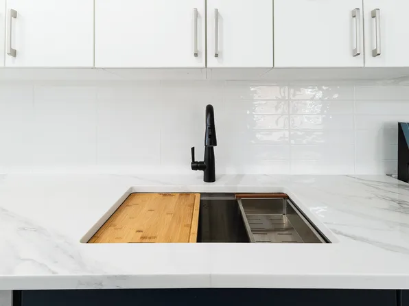 525 Ocean Parkway image 9 of 19