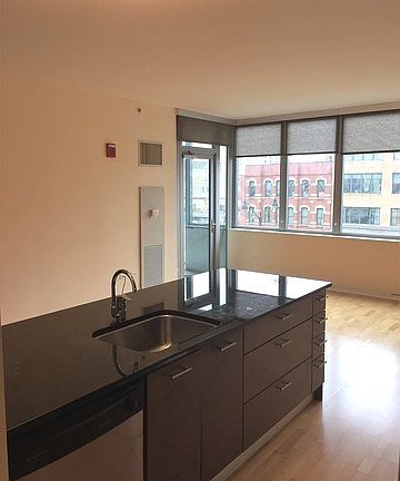 5th image of 659 W Randolph St #408